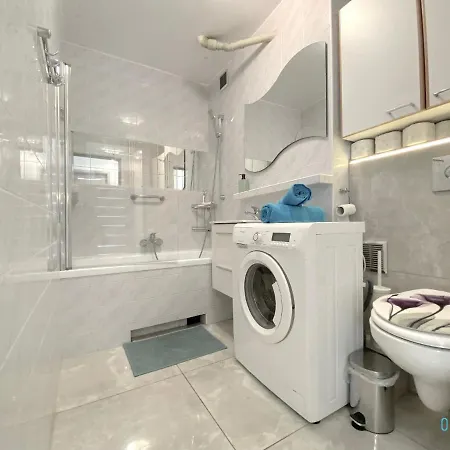Apartment Stary Pow 3b 111